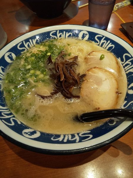 「ラーメン」@博多ラーメン ShinShin 博多デイトス店の写真