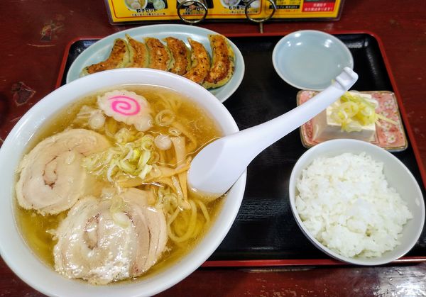 「餃子セット(18番) 手打ちラーメン 850円」@たけはる十八番の写真