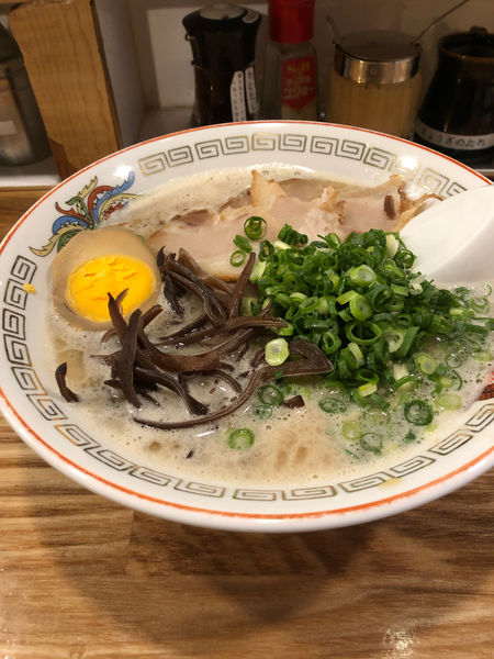 「特製博多ラーメン1,010円」@博多ラーメン でぶちゃん 高田馬場本店の写真