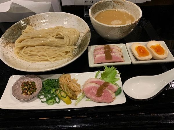 「鴨白湯醤油つけ麺（200ｇ）+鴨ロース三枚　味玉」@麺屋 どんくの写真