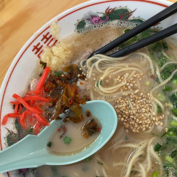 「豚骨らーめん600＋替玉100」@てっちゃんの写真