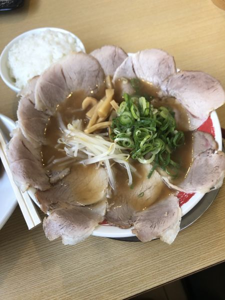 「花びらチャーシューメン？」@徳島ラーメン東大 丸亀店の写真