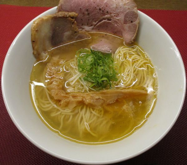 「鶏清湯・塩らぁめん　900円」@麺LOUISの写真