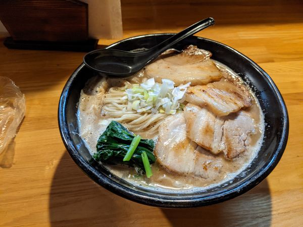 「濃厚豚骨魚介ラーメン+チャーシュー+大盛り」@らぁ麺 結の写真