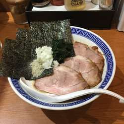 豚骨煮干ラーメン クーポンで700円