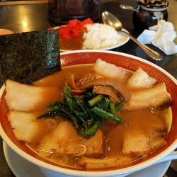 とんこくチャーシュー+カレー（無料サービス）