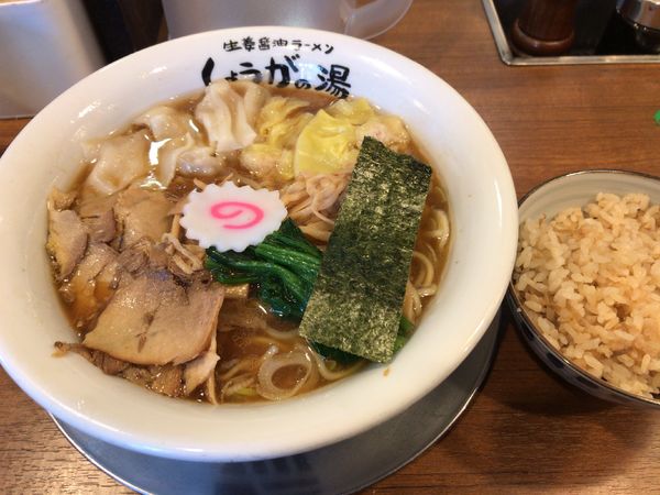 「黒ワンタン生姜ラーメン　生姜風味の田舎ごはん」@長岡生姜ラーメン しょうがの湯 渋谷総本店の写真