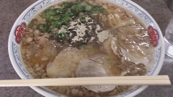 「中華そば特盛背脂多め」@つたふじ 福山支店の写真