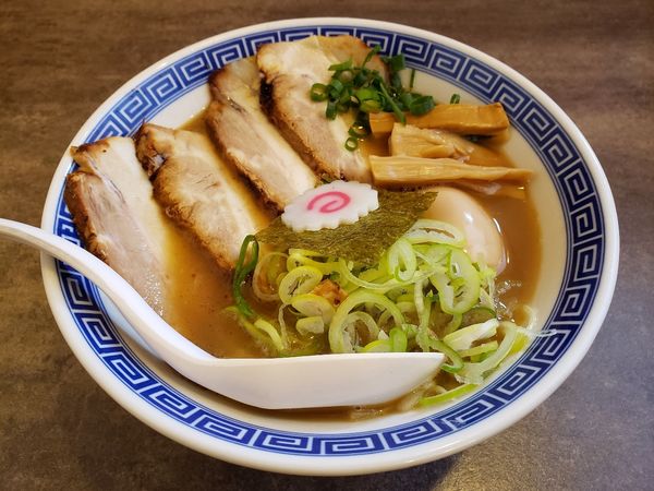 「特製焼きアゴ豚骨らーめん」@景勝軒 伊勢崎総本店の写真