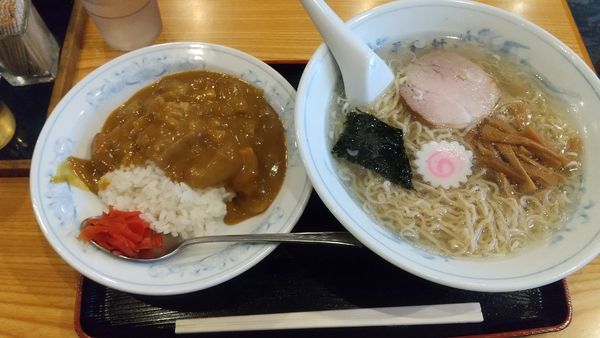 「塩ラーメンAセット（半カレー）850円」@平和軒の写真