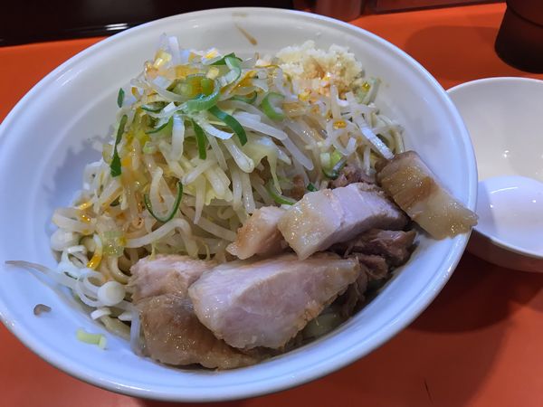 「油そば醤油だれ温玉付き」@ちばからの写真