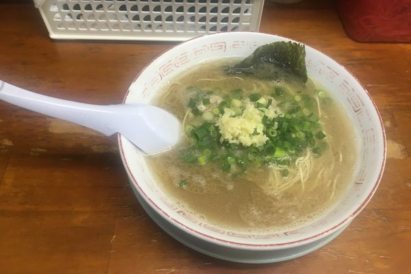 「ラーメン（バリ）＋にんにく」@しぇからしか 仁川本店の写真