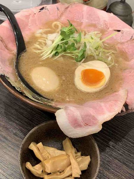 「無添加・無化調で濃厚スープは一度口にしたら病みつきに」@魚と豚と黒三兵 御徒町店の写真