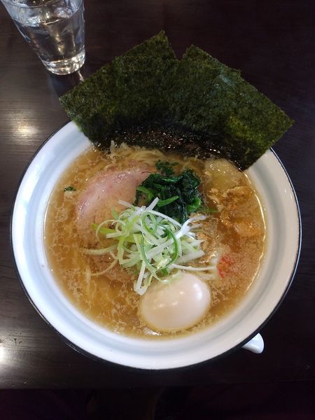 「芳醇鶏塩らーめん+味玉+のり ﾒﾝﾏ抜き」@らーめんつけ麺 吉田商店 本店の写真