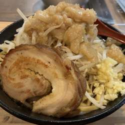 ラーメン　中　やさいチョイ増し、ニンニク少なめ、アブラ