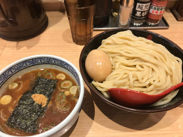 「つけ麺・味玉」@つけ麺専門店 三田製麺所 蒲田東口店の写真