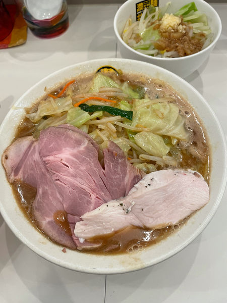 「濃菜麺大盛ジロベシ」@濃菜麺 井の庄 荻窪店の写真