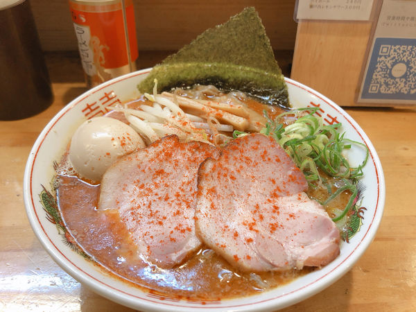 「辛いらぁめん」@なるめんの写真