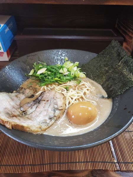 「横濱豚骨ラーメン」@和歌山家の写真