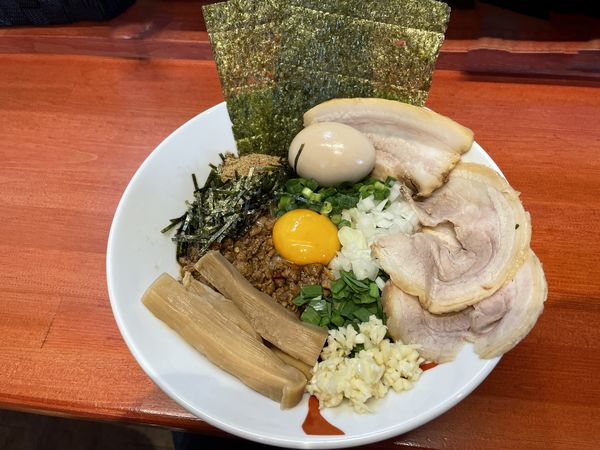 「台湾まぜそば全部盛り1140円」@らーめん・油そば 笑びすの写真