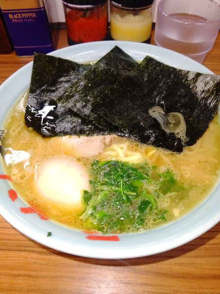 「ラーメン中+味玉」@近藤家 本店の写真
