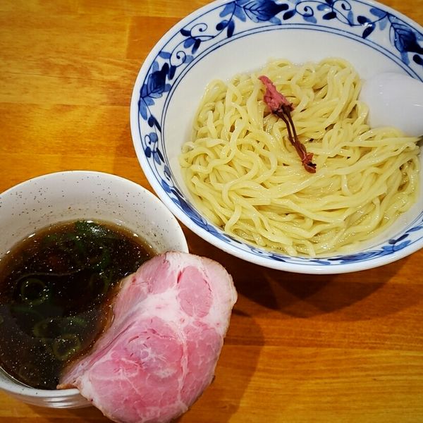 「【春限定】桜とあさりのつけそば ８００円」@とも笑〜tomoe〜の写真