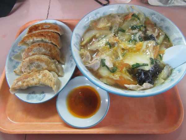 「チャンポンメン（７００円）＋餃子３００円」@らーめんハウス かざぐるまの写真
