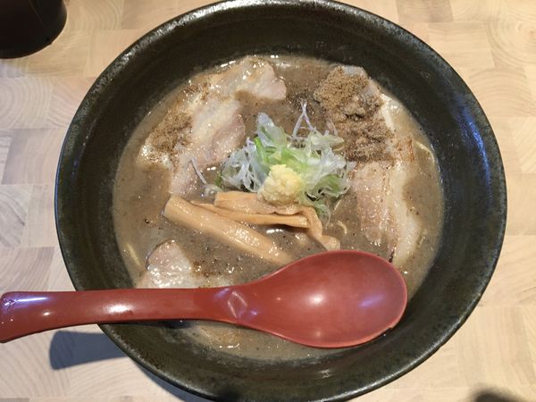 「でらにぼしラーメン」@にぼしらーめん88の写真