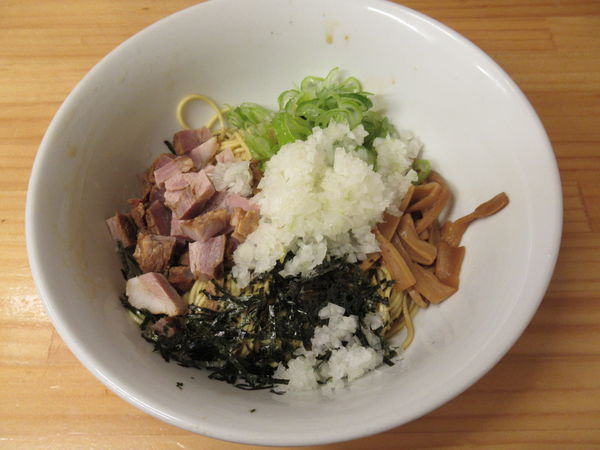 「まぜ麺（600円）」@八王子らーめん つけ麺専門店 びんびん亭 ユーロード店の写真