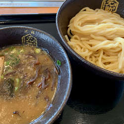 【期間限定】豚骨魚介つけ麺（850円）キクラゲ（サービス）