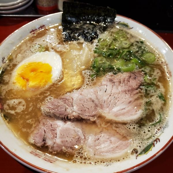 「ラーメン＋替え玉」@中洲屋台 長浜ラーメン 初代 健太の写真