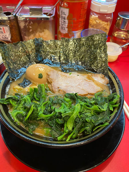「ラーメン　ほうれん草増し」@家系ラーメン 王道 神道家の写真
