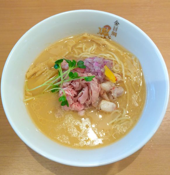 「金目鯛らぁ麺〜濃厚白湯仕立て（￥850）」@らぁ麺 鳳仙花の写真