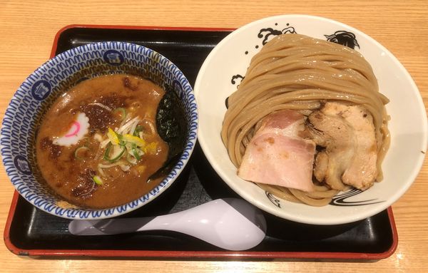 「つけ麺中盛（￥900＋50）」@松戸富田麺業 千葉駅構内店の写真