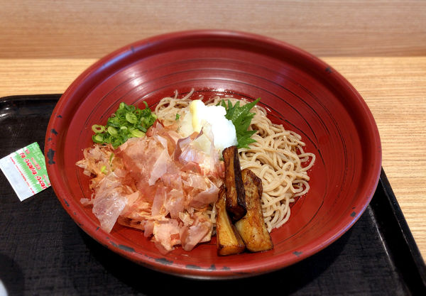 「冷やしおろし蕎麦(900円)」@ANA FESTA 60番ゲートフードショップの写真