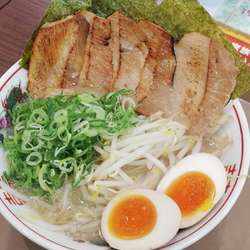 炙りトロ肉チャーシュー麺＋煮玉子