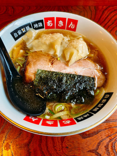 「地鶏醤油ラーメン地鶏ワンタン」@地鶏らーめん ちきんの写真