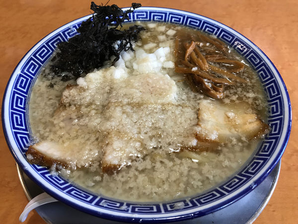 「背脂煮干し中華そば　760円」@燕三条本流 らーめん潤の写真
