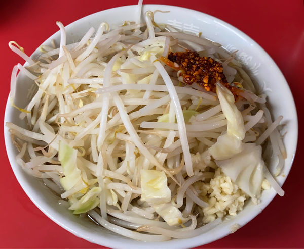 「小ラーメン 玉子 ヤサイ ニンニク ラー油」@ラーメン二郎 千住大橋駅前店の写真