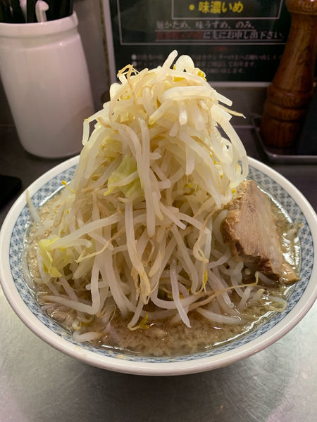 「塩ラーメン　ヤサイアブラ」@らーめん大 大久保店の写真
