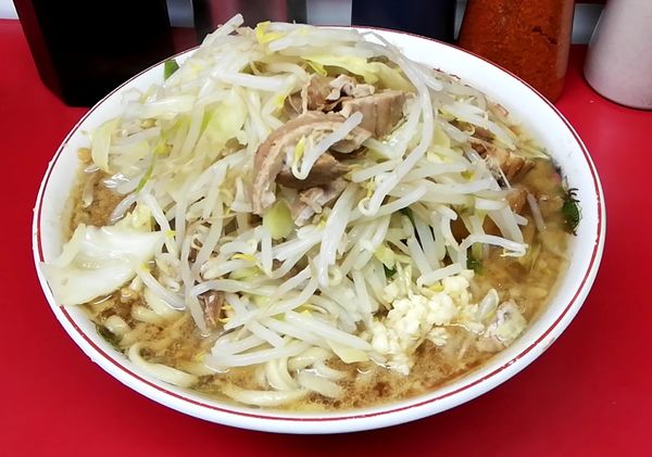 「小ラーメン豚入り 880円」@ラーメン二郎 湘南藤沢店の写真
