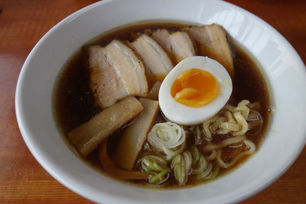 「醤油らーめん」@あいすや 本町の写真