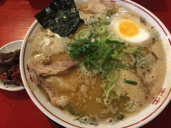 「サッポロ黒ラベル・小瓶+ラーメン(¥500+750)」@中洲屋台 長浜ラーメン 初代 健太の写真