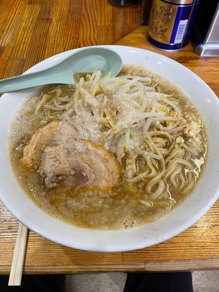 「大ラーメン（ヤサイアブラカラメ＋ニンニクちょっと）」@ラーメン神豚 横須賀中央店の写真