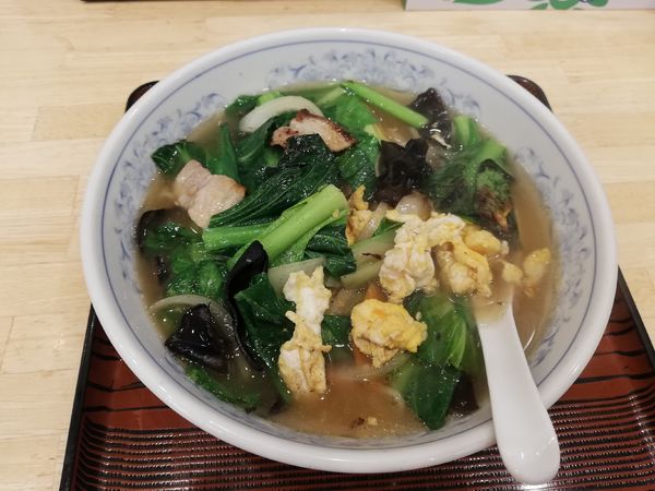 「小松菜ラーメン　期間限定」@ぎょうざの満洲 川越西口店の写真