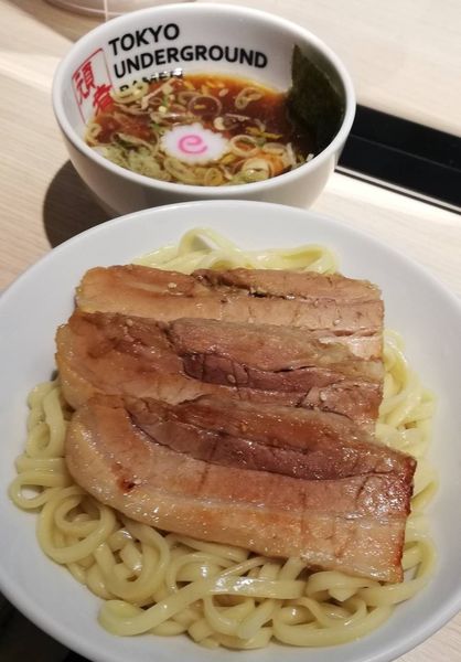 「つけめんライト（淡麗）Ｌ＋炙りチャーシュー×３」@TOKYO UNDER GROUND RAMEN 頑者の写真
