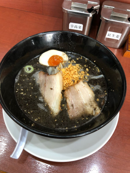 「黒680円」@豚骨らーめん 豚味の写真