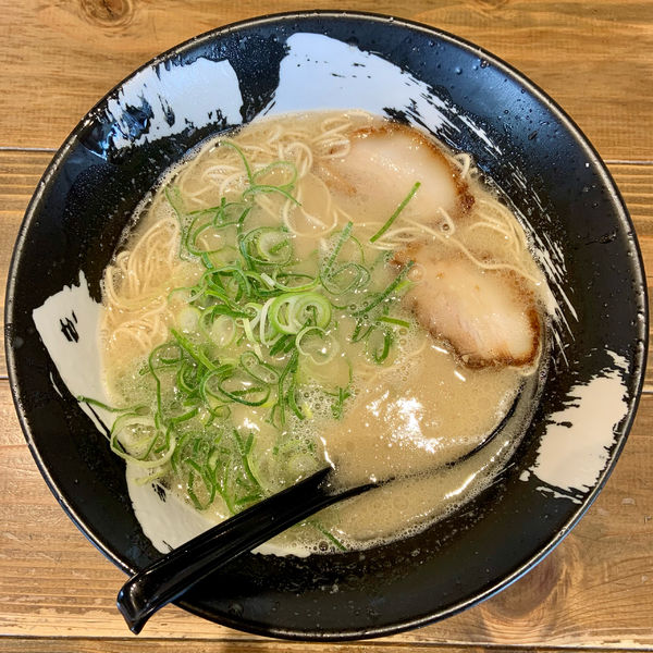 「らーめん（600円）」@博多ラーメン・ちゃんぽん ひるとよるの写真