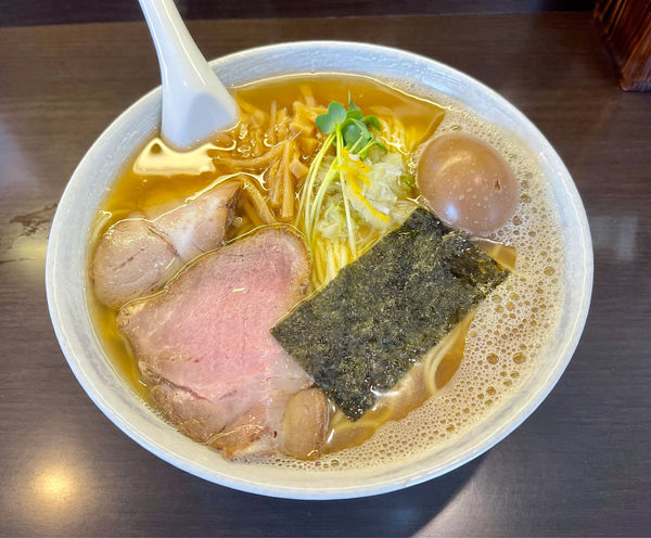 「煮干しらーめん大盛＋味玉」@川喜屋の写真