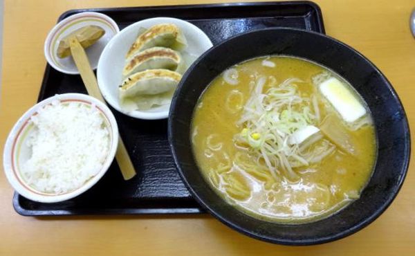 「味噌バターコーン，ランチセット(640円，税込み)」@天下一 五反田店の写真